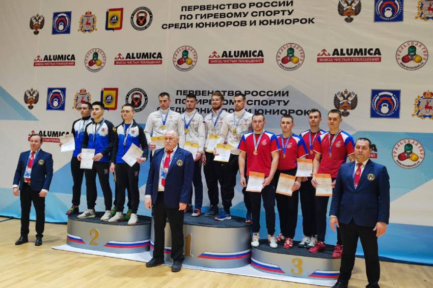Студенты Белгородского госуниверситета отличились на юниорском первенстве России по гиревому спорту

